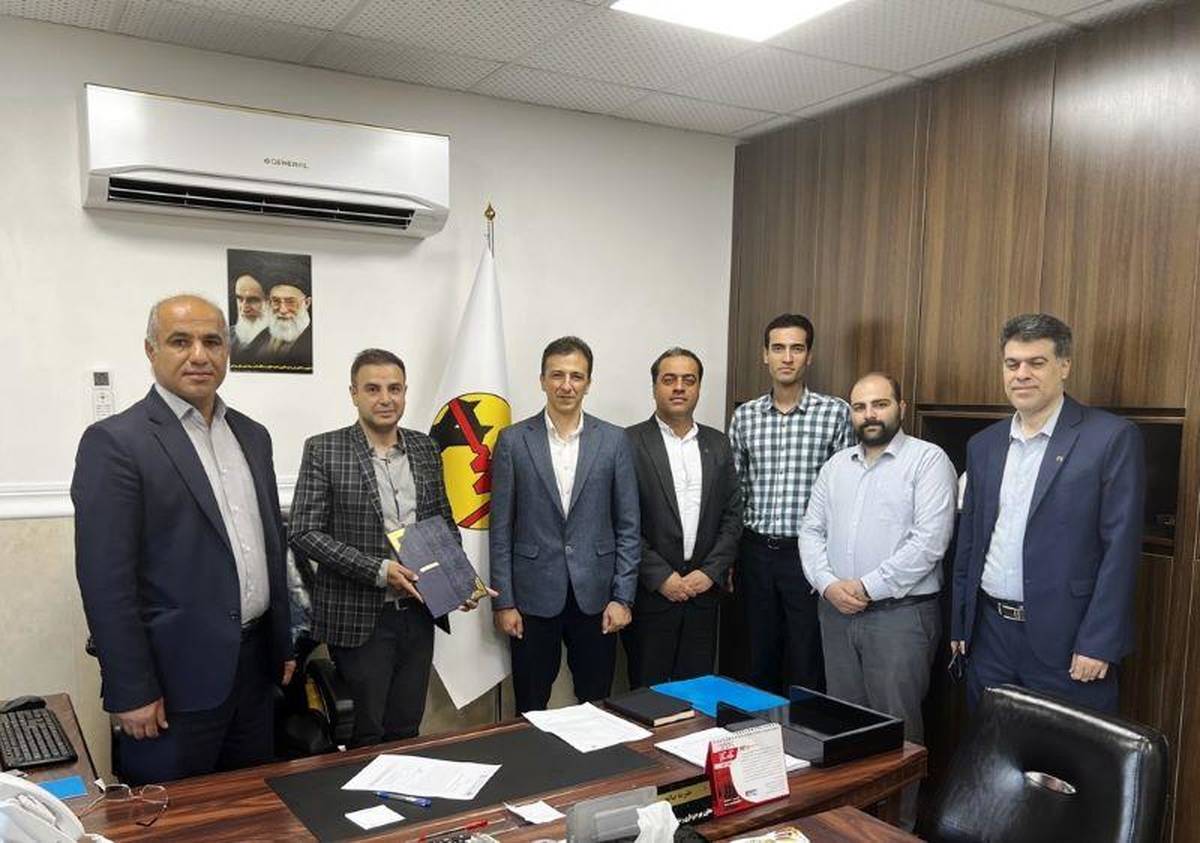  بهره‌برداری از نخستین نیروگاه خورشیدی بانک مسکن در بوشهر/قدردانی مدیرعامل شرکت توزیع نیروی برق بوشهر از بانک مسکن