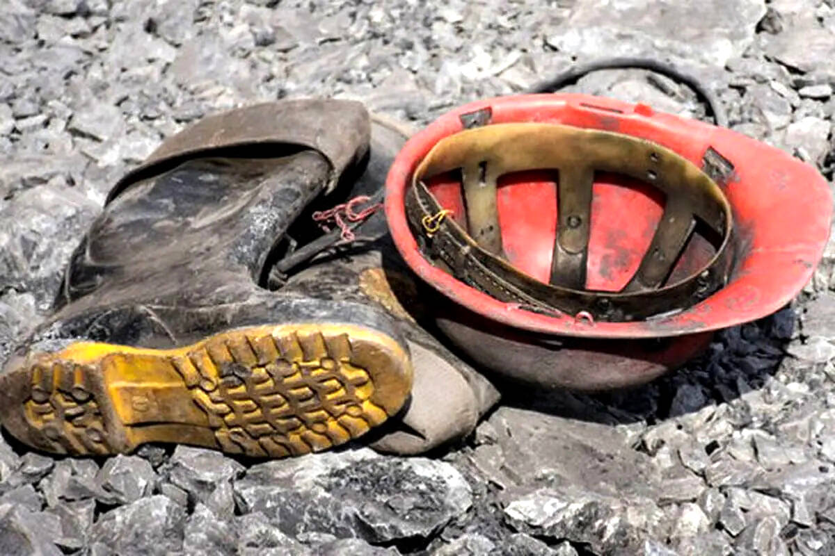  سه ماه بعد از حادثه طبس؛ روز گارِ تلخِ کارگران مصدوم‌شده و خانواده‌‎هایشان/ صدایمان به کسی نمی‌رسد