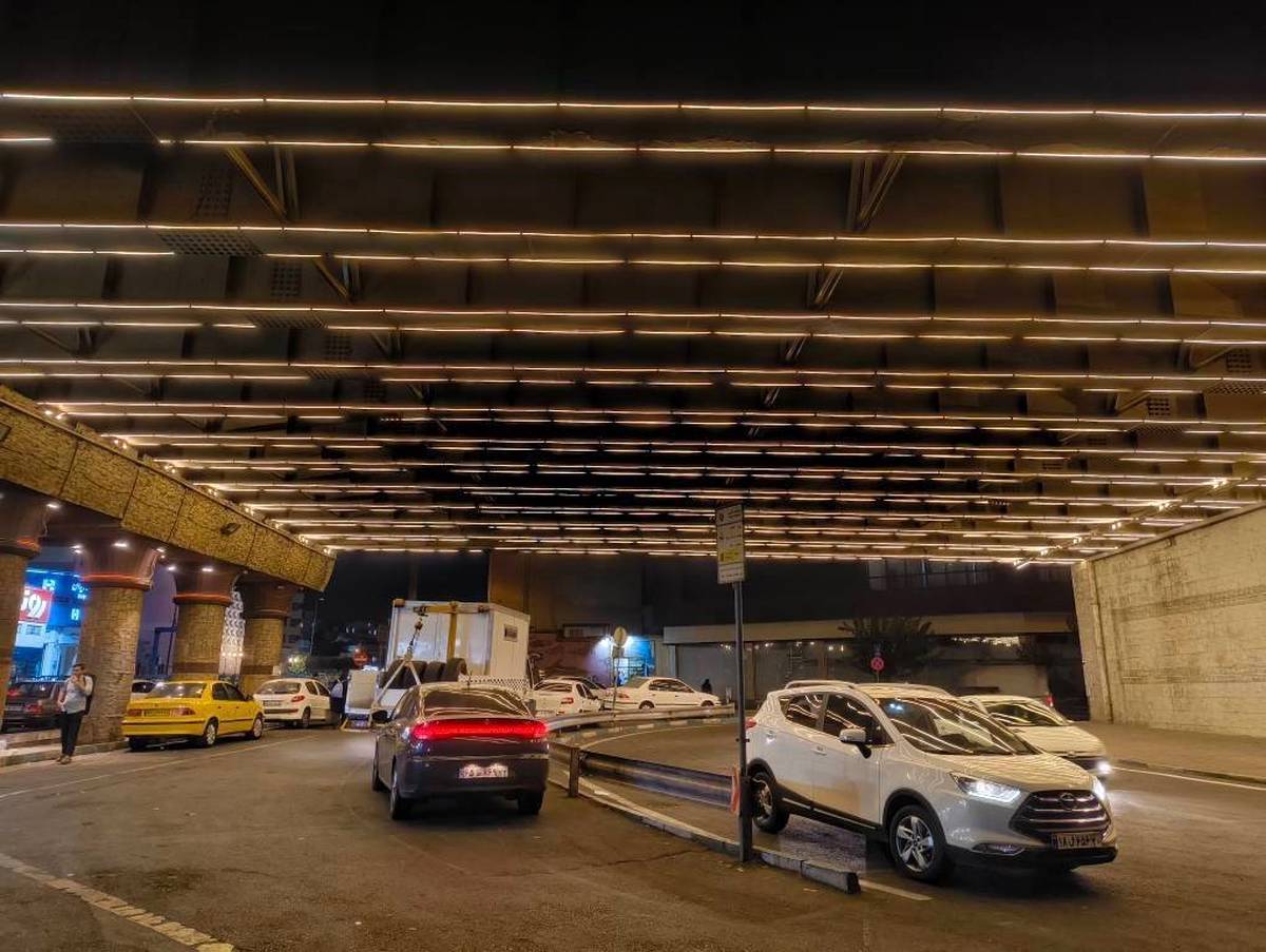 اجرای 800 متر نورپردازی شهری در پل خاقانی 