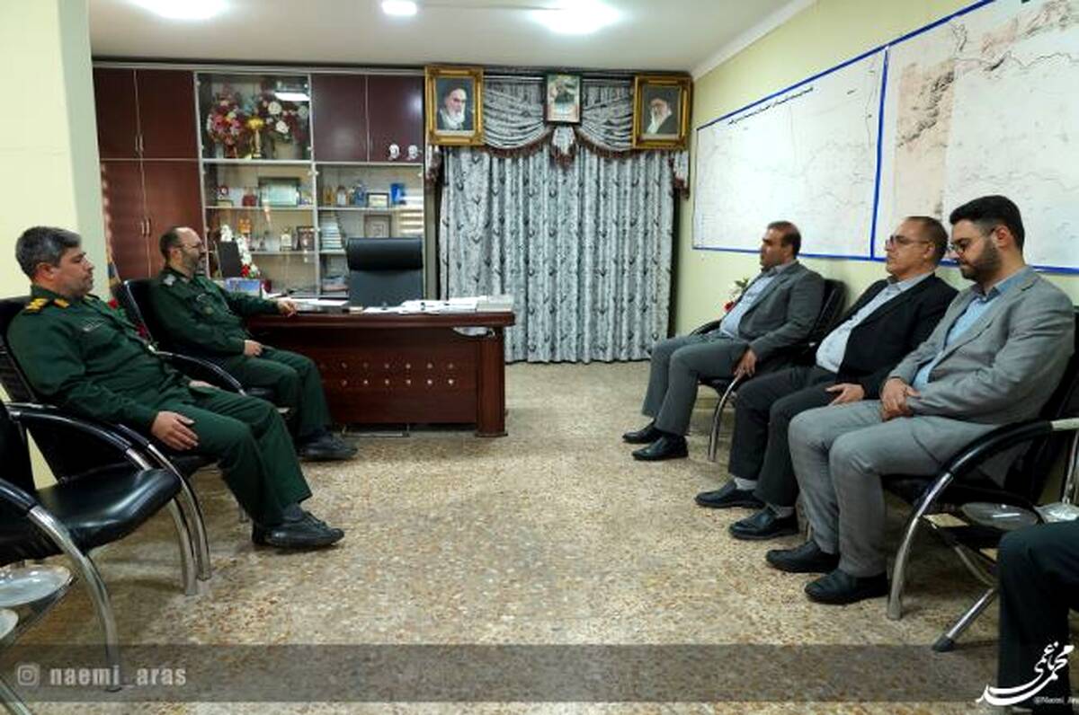 دیدار مدیرعامل منطقه آزاد ارس با فرمانده سپاه ناحیه جلفا به مناسبت هفته دفاع مقدس