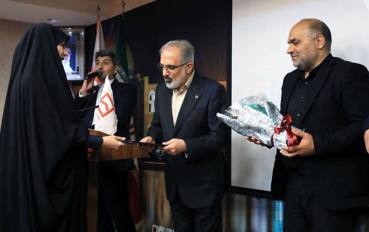  تقدیر مدیرعامل بانک مسکن از تلاش خبرنگاران در عرصه اطلاع رسانی/ تاکید بر نقش حیاتی خبرنگاران در آگاهی بخشی عمومی