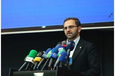تاکید کمیسیون اقتصادی مجلس بر ضرورت حل مشکلات سرمایه‌ای بانک کشاورزی / متقی‌نیا: روند بهبود شاخص‌های عملکردی بانک در سال جاری شتاب گرفت