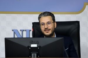 توسعه سرمایه گذاری و حمایت از سرمایه انسانی دو بال توسعه منطقه ویژه اقتصادی لامرد 