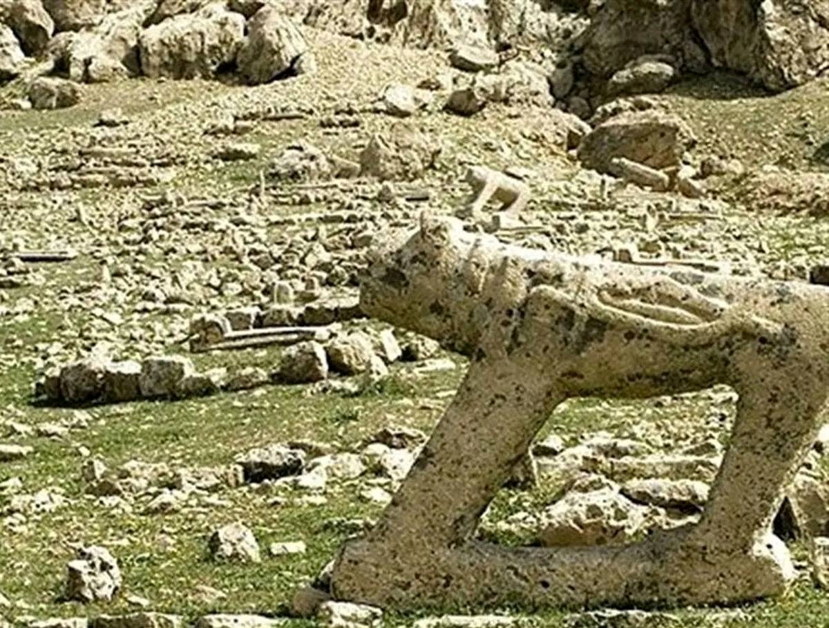 سراغ شیرهای سنگی خوزستان را علاوه بر کشورهای عربی در خانه ثروتمندان ایران هم می‌توان گرفت/ کاش گذاشته بودم شیرهای سنگی غرق شوند!