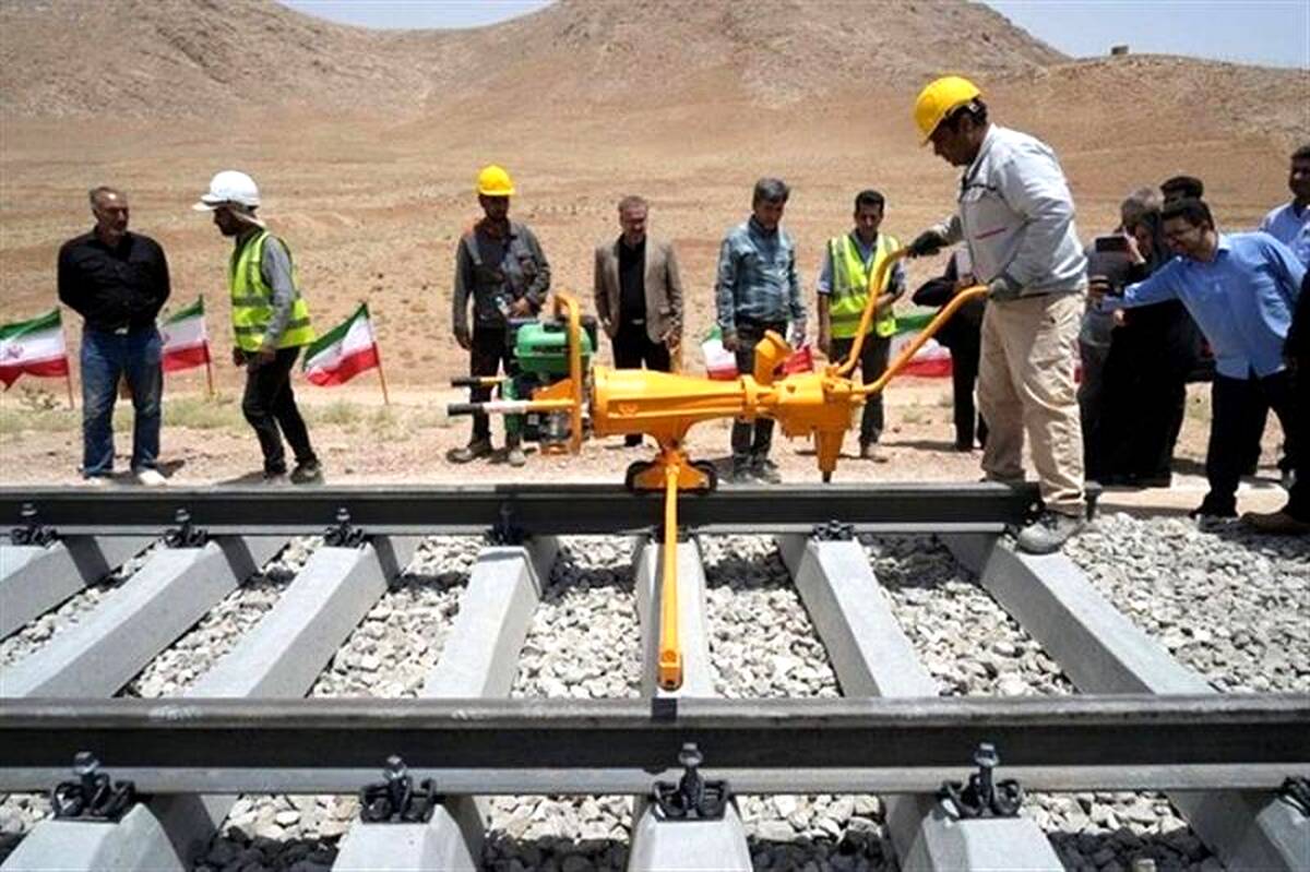 با ریل ذوب آهن اصفهان، خاش به ایرانشهر می رسد