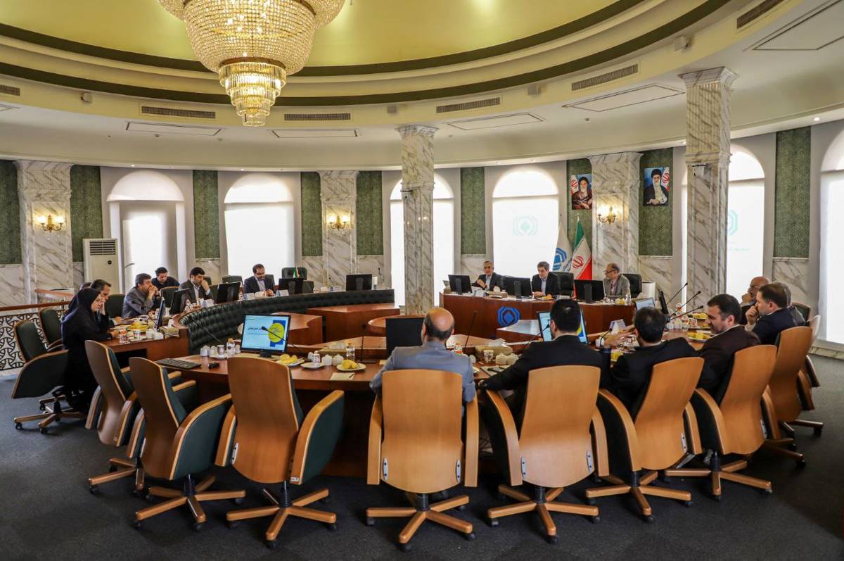 با تأسیس شرکت بیمه غیرزندگی اعتماد به‌صورت مشروط موافقت شد