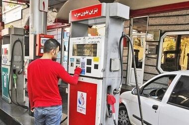 سهمیه بنزین خودروهای تعویض پلاکی قطع نمی‌شود