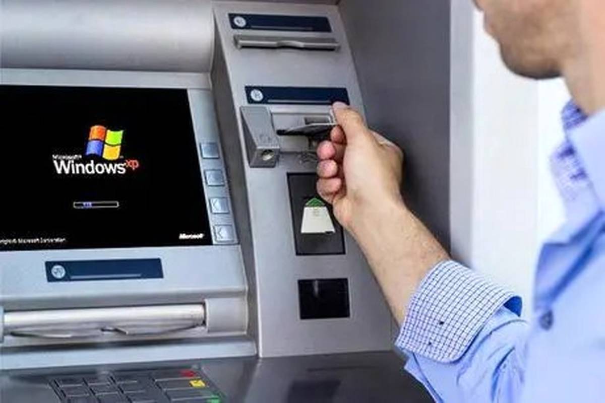 سقف برداشت پول از عابربانک ۳۰۰ هزار تومان ماند