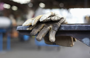  جهش قیمت‌ها و بی‌کفایتی دستمزد کارگران