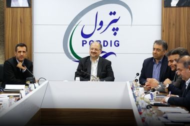 نشست مدیرعامل شرکت ملی صنایع پتروشیمی با مدیرعامل و مدیران ارشد گروه پترول