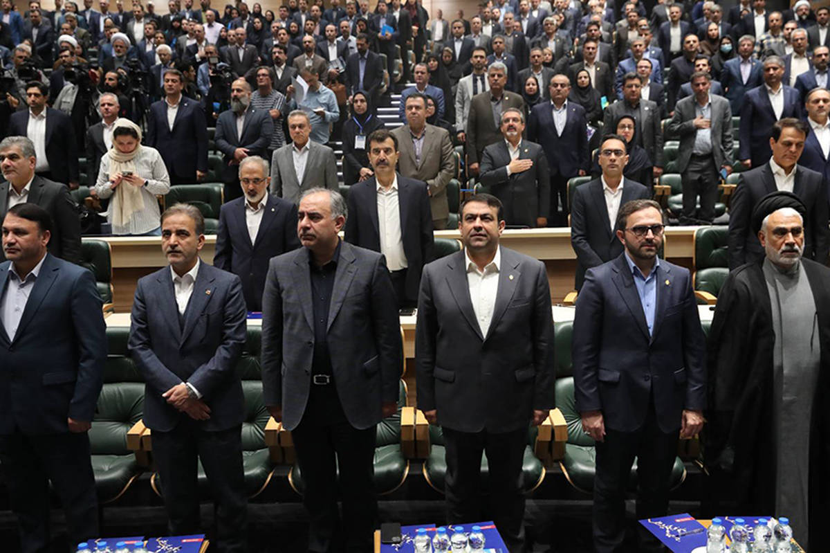 حضور مدیرعامل بانک ملی ایران در سی‌ودومین همایش سالانه سیاست‌های پولی و ارزی