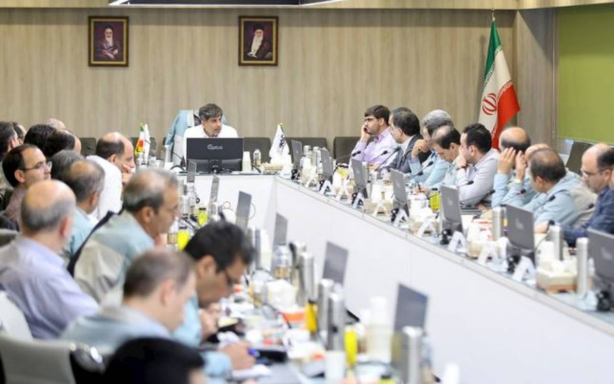 لزوم تولید محصولات با ارزش افزوده بالا و کاهش هزینه‌ها