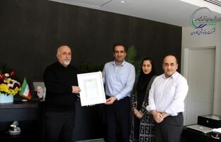 تقدیر مدیرعامل پتروشیمی کارون از نقش‌آفرینان در کسب عنوان شرکت برتر در دانش نوآورانه در پتروفن ۱۴۰۴