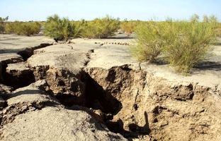 فرونشست بحران جدی در کشور است؛ میانگین نشست زمین در تهران ۲۵ سانت