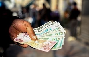  اقتصاد ایران واکسینه شده/ دلار به سطوح قبلی برمی‌گردد