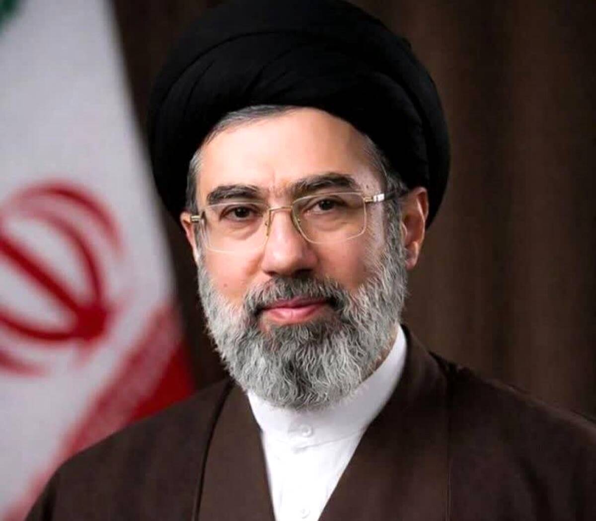 پیام مدیرعامل، اعضای هیأت مدیره و مدیران و کارکنان چادرملو در پی انتخاب حضرت‌ آیت‌الله سید مجتبی خامنه‌ای به‌عنوان رهبر انقلاب اسلامی