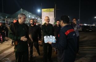 بازدید جانشین فرماندهی سپاه خوزستان از موکب شرکت فولاد اکسین در شلمچه / بسیج امکانات شرکت فولاد اکسین قابل تحسین است
