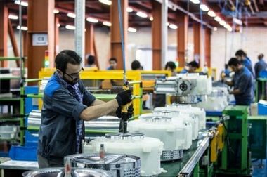 گام‌های سبز در صنعت: بازاندیشی در مسیر توسعه با تکیه بر انرژی‌های تجدیدپذیر