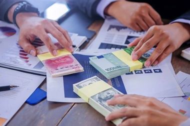 امضای دو قرارداد و ۱۹ تفاهم‌نامه ارمغان نوری در پتروکم ۱۴۰۴