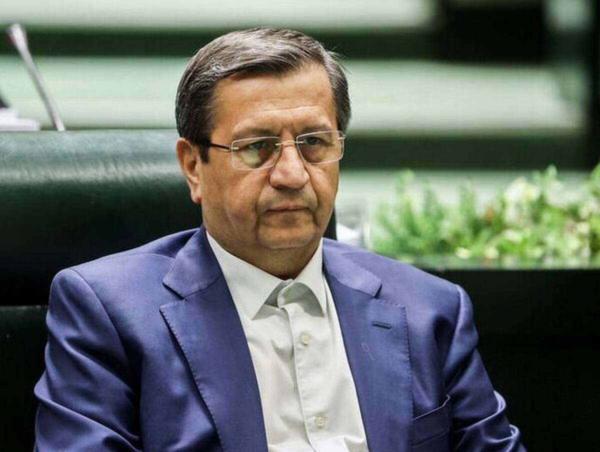 پشت سر بورس ایستاده‌ام/ کمک می‌کنم تا بازار سرمایه منبع تامین مالی شود/ تلاش وزارت اقتصاد این است که به بازار سرمایه لطمه وارد نشود