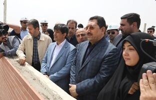 بازدید وزیر صمت و هیئت همراه از بزرگ‌ترین نیروگاه‌ خورشیدی کشور