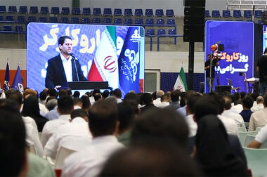 آیین تجلیل از تلاشگران نمونه شرکت پتروشیمی نوری برگزار شد