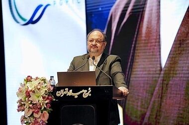 تجلیل مدیر سرمایه انسانی گروه صنایع پتروشیمی خلیج فارس از پرستاران بیمارستان فوق‌تخصصی صنعت نفت تهران