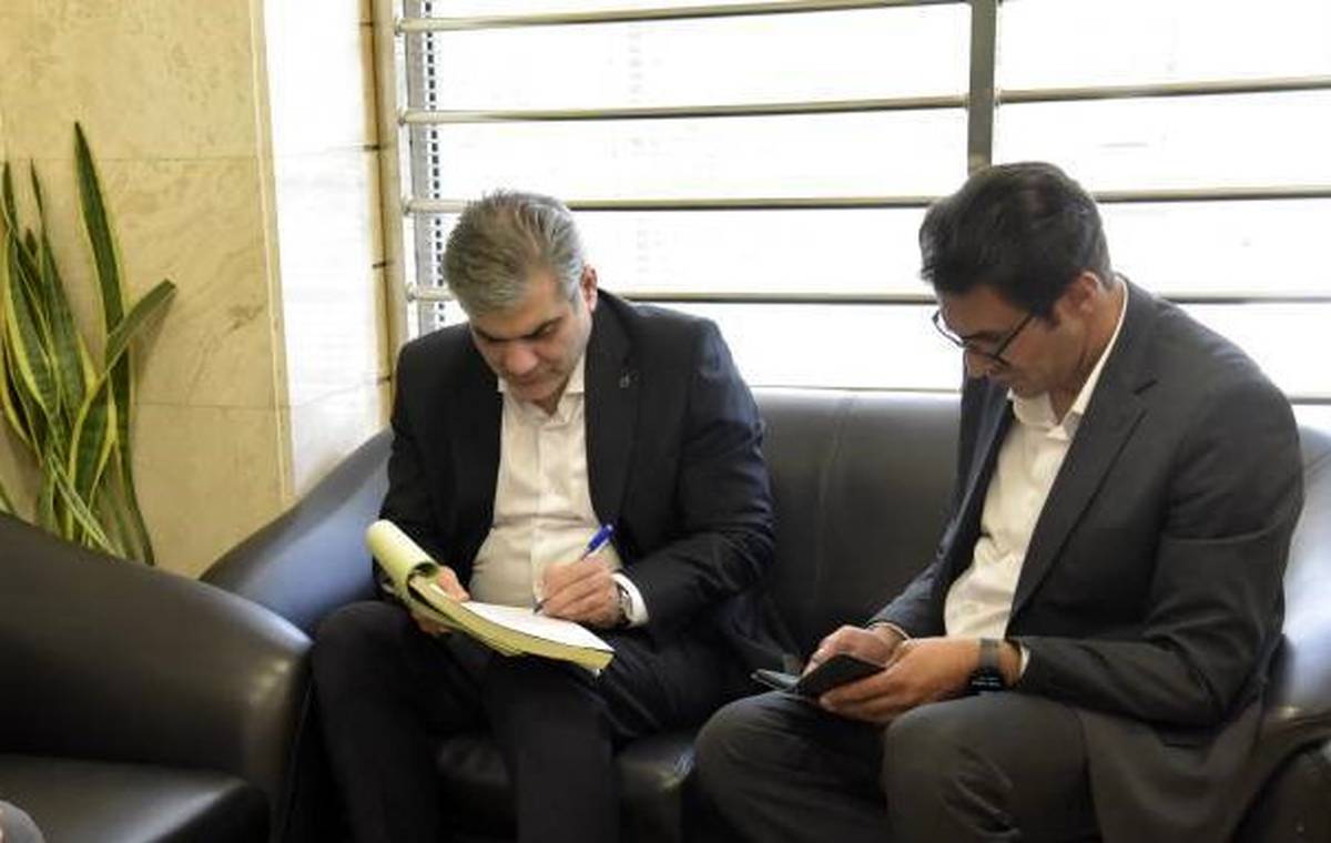 خدمت رسانی به مردم را با قوت ادامه دهید