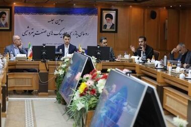 آغاز به کار هجدهمین نمایشگاه ایران‌پلاست با حضور دکتر علی عسکری