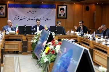 آغاز به کار هجدهمین نمایشگاه ایران‌پلاست با حضور دکتر علی عسکری
