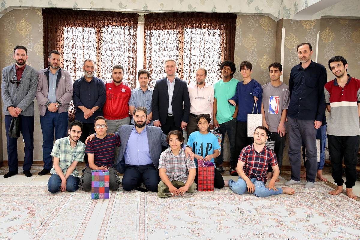  بازدید شهردار منطقه ۵ از مرکز «بهشت امام رضا (ع)»