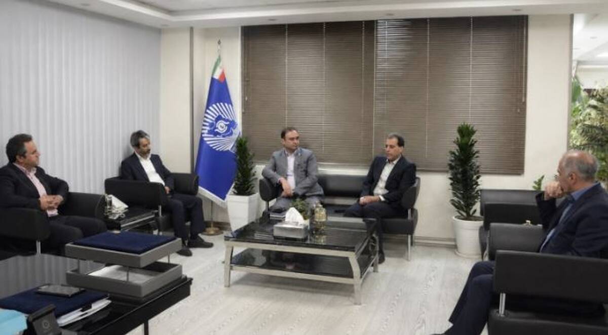 نشست مشترک بیمه تجارت‌نو و مدیریت شعب جنوب تهران بانک تجارت برگزار شد