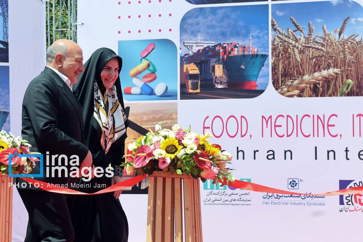 نمایشگاه بین‌المللی «ایران زیرساخت» با حضور جمعی از مسئولان و مدیر عامل منطقه آزاد ماکو افتتاح شد