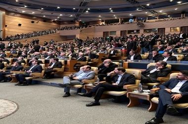 معرفی صد شرکت برتر سال؛ پالایش نفت آفتاب بار دیگر به عنوان شرکت برتر صادرات‌گرا معرفی شد