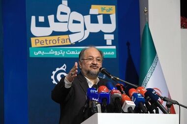 پتروفن، پلتفرم نوآوری صنعت پتروشیمی ایران/ شریعتمداری: تبدیل ایده به محصول لازمه بقای صنعت است/ برترین‌های نوآوری در صنعت پتروشیمی در سال ۱۴۰۴ معرفی شدند