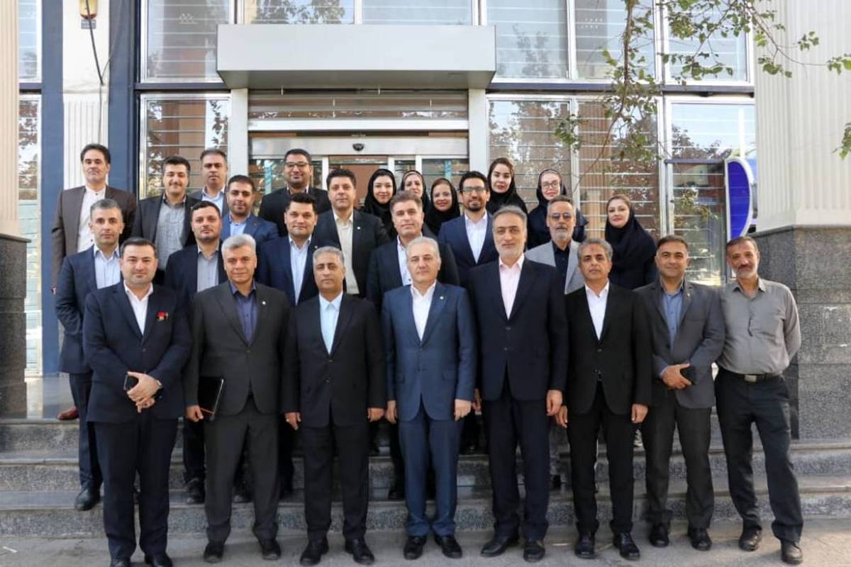 مدیرعامل بانک صنعت و معدن در سفر به استان فارس و پایتخت فرهنگی ایران: بهره برداری از 8 طرح ایجادی توسط این بانک و ایجاد 1000 فرصت شغلی در این استان