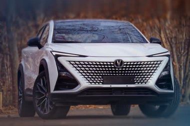 اعتماد به توانمندی‌های داخلی و حمایت کامل از سپرده‌گذاران؛ مؤسسه اعتباری ملل در مسیر بازسازی، موفقیت و ارتقاء جایگاه