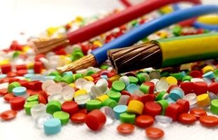 افزایش تقاضا در صنعت «PVC»/ برای تامین نیاز داخلی نیاز به تولید بیشتر PVC داریم