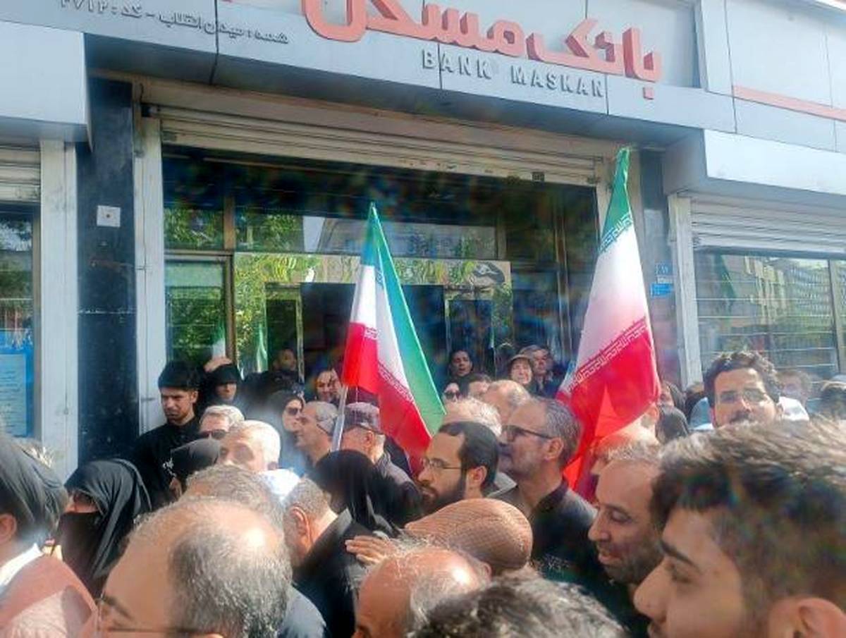 وداع با شهدای اقتدار با حضور جمعی از مدیران ارشد بانک مسکن