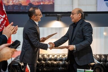 دریافت تندیس بلورین تعالی سازمانی توسط مبین انرژی خلیج فارس