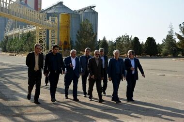 قدردانی دکتر خورسندیان از همکاران و مشتریان بانک صنعت و معدن