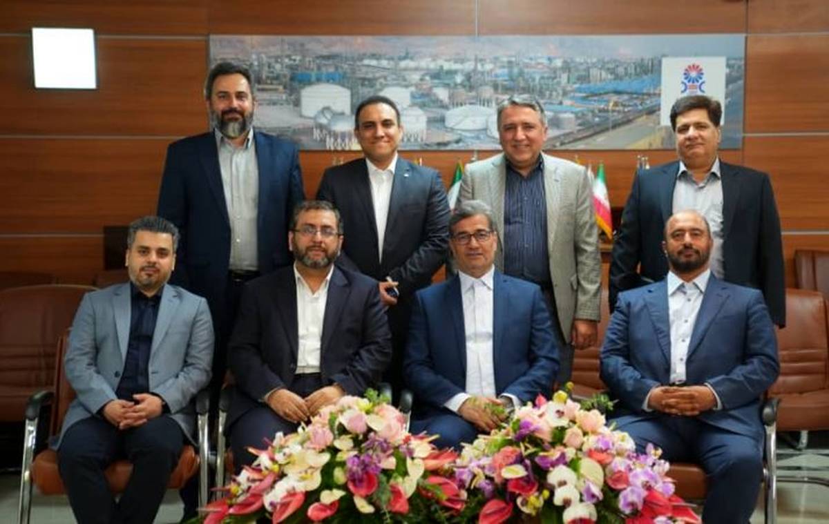 نشست هم اندیشی معاونان مالی ادوار شرکت پتروشیمی جم