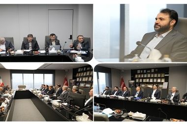 توافق‌نامه‌های راهبردی میان بانک شهر و فولاد غدیر نی‌ریز به امضاء رسید