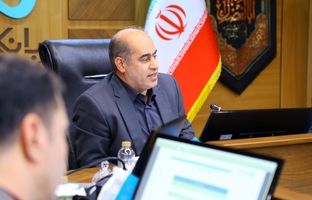 اقدامات گروه مالی دی باید در راستای تقویت بانک دی باشد