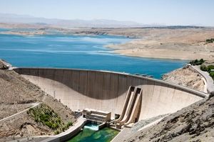 بحران فرونشست اصفهان با انتقال آب دریای عمان حل نمی‌شود