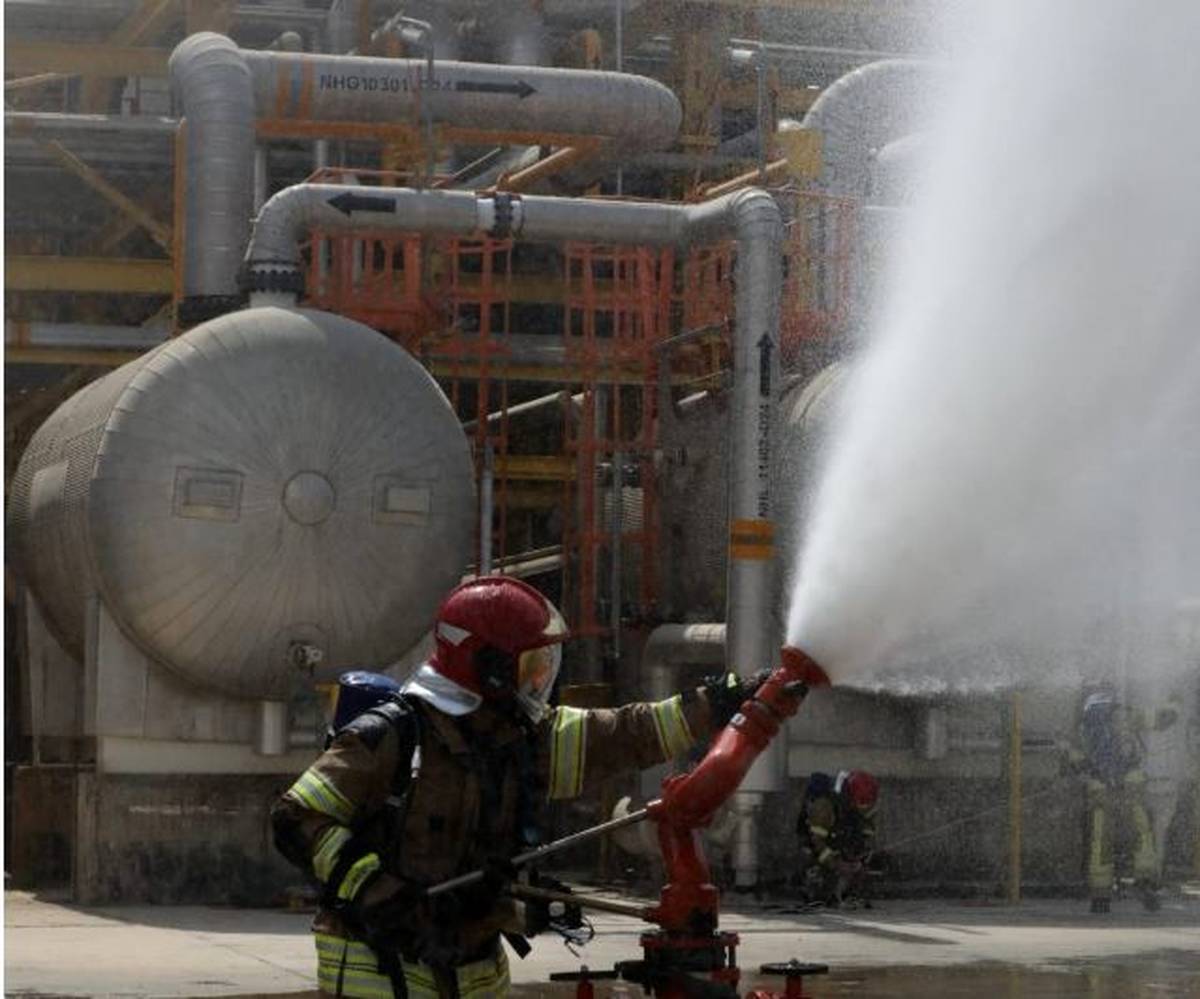 برگزاری موفقیت آمیز مانور اطفاء حریق و عملیات امداد و نجات از ارتفاع در هنگام