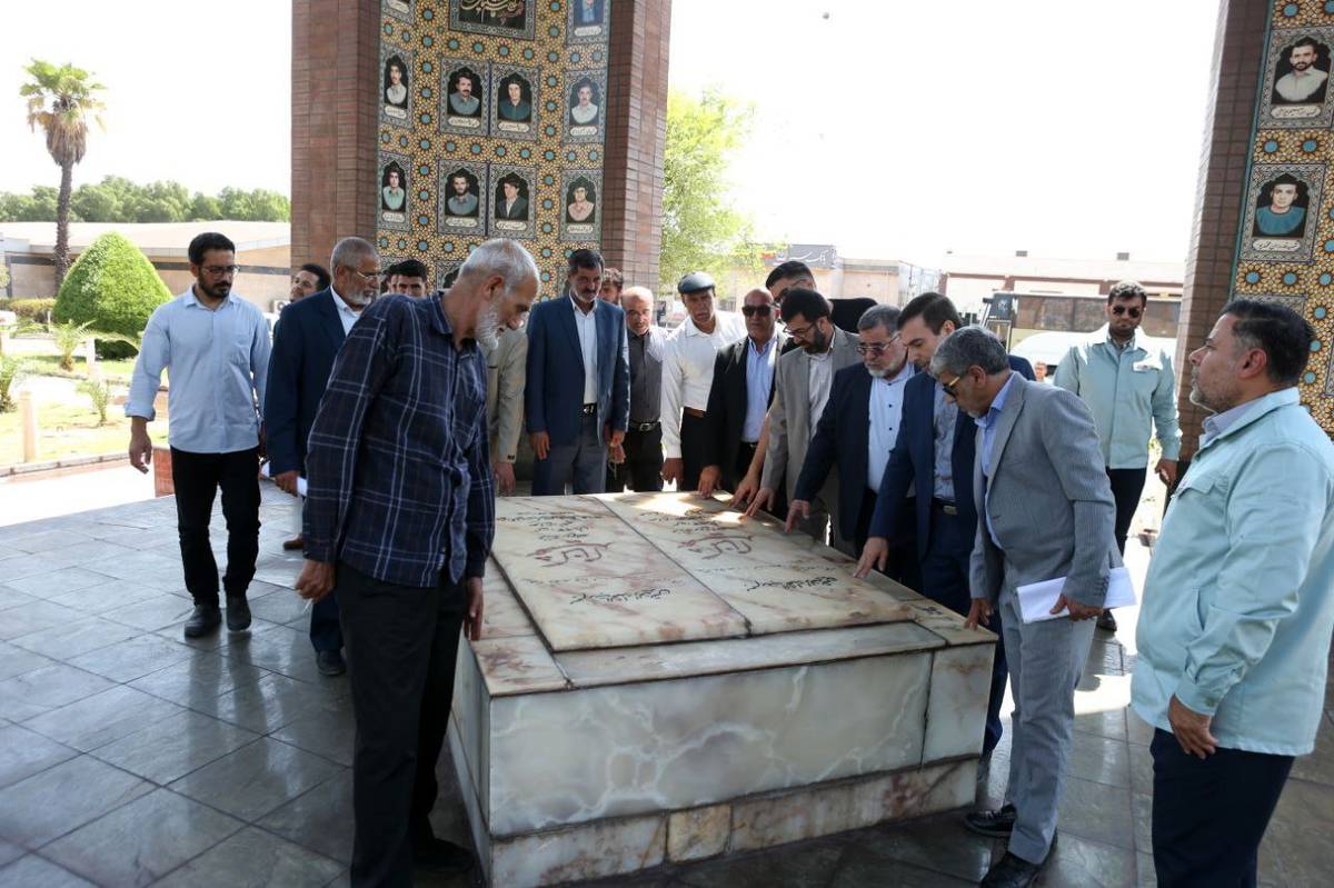  بازدید آزادگان سرافراز هشت دفاع مقدس از خطوط تولید شرکت فولاد خوزستان