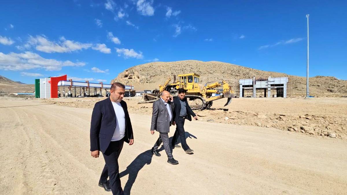  بازدید مدیرعامل سازمان منطقه آزاد ماکو از پروژه بزرگ لجستیکی در بازرگان