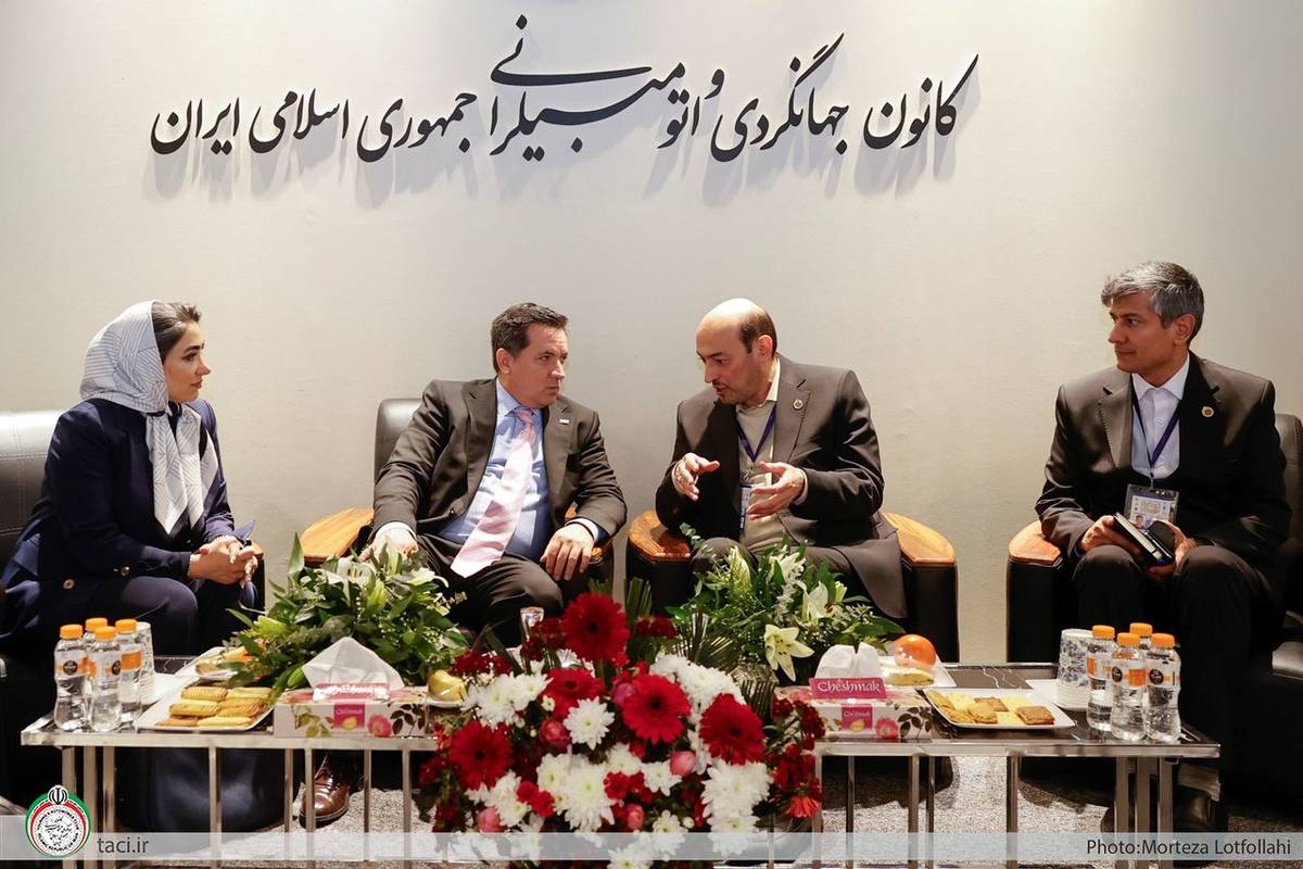 علاقه‌مندی کوبا به توسعه همکاری با ایران در حوزه خودروهای کلاسیک 