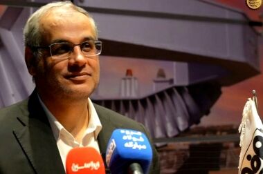 امروز خرمشهرِ کارکنان فولاد مبارکه کار در خطوط تولید است